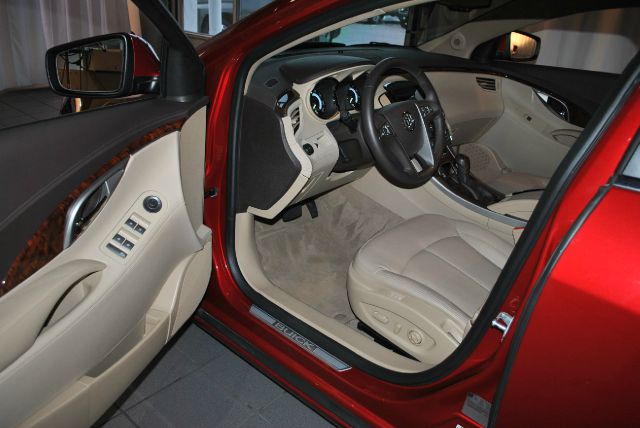 Buick LaCrosse 2012 photo 3
