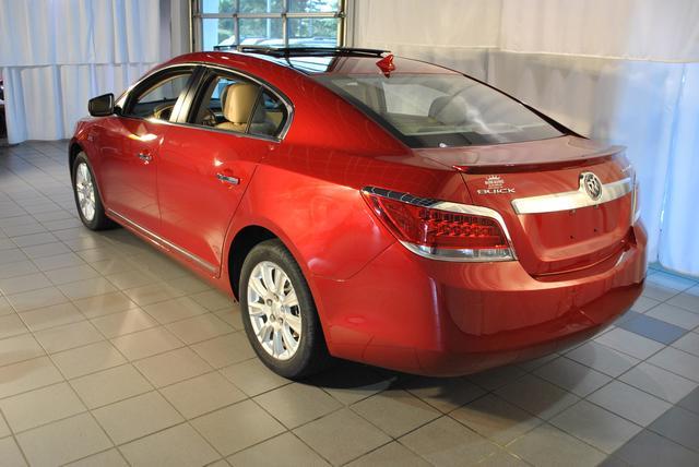 Buick LaCrosse 2012 photo 2