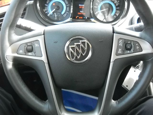 Buick LaCrosse 2012 photo 1