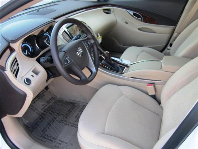 Buick LaCrosse Turbo / Komfort Sedan