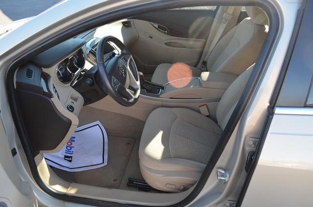 Buick LaCrosse 2012 photo 2