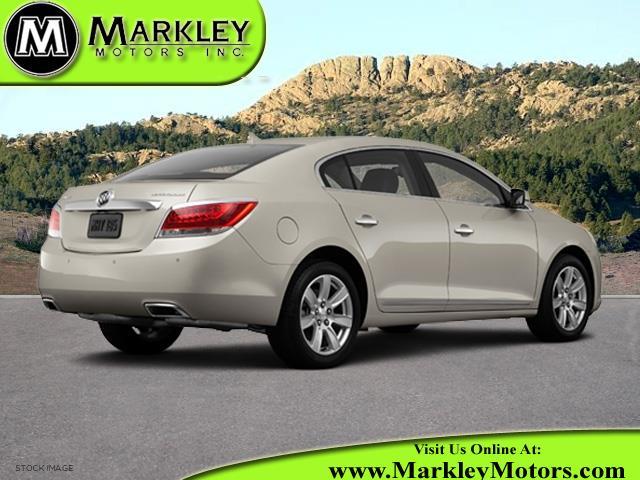 Buick LaCrosse 2013 photo 2