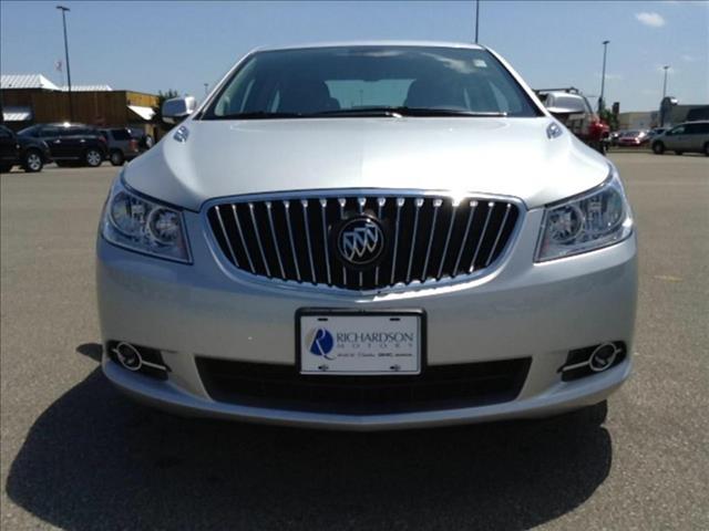 Buick LaCrosse 2013 photo 2