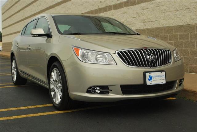 Buick LaCrosse 2013 photo 3
