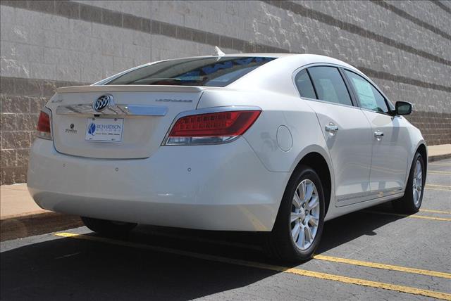 Buick LaCrosse 2013 photo 2