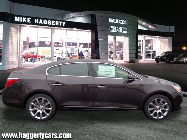 Buick LaCrosse 2014 photo 2