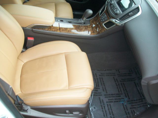 Buick LaCrosse 2014 photo 2