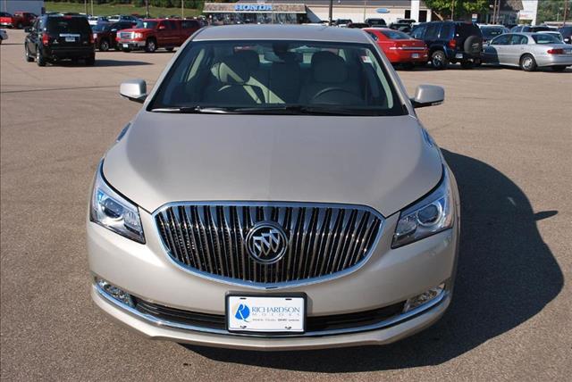 Buick LaCrosse 1500 4x4 Sport Sedan