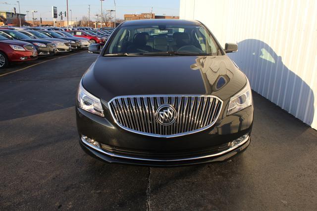 Buick LaCrosse 1500 4x4 Sport Sedan