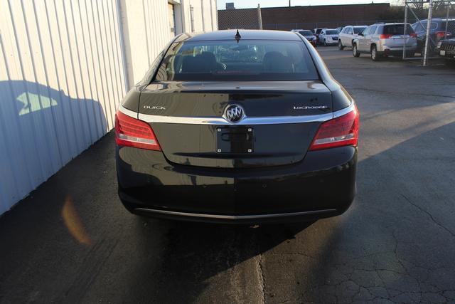 Buick LaCrosse 2014 photo 2