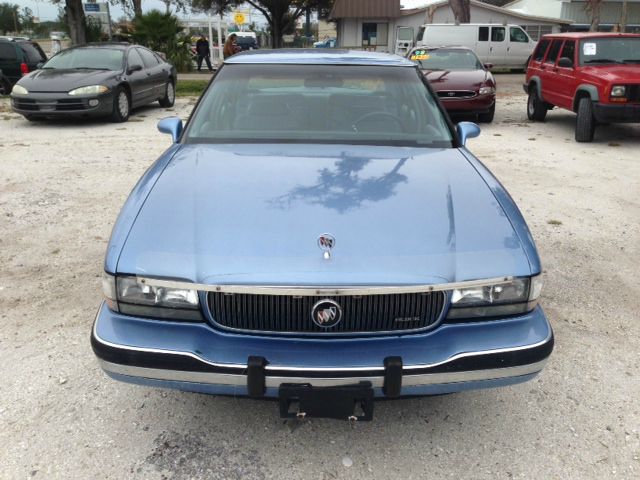 Buick LeSabre 1992 photo 2