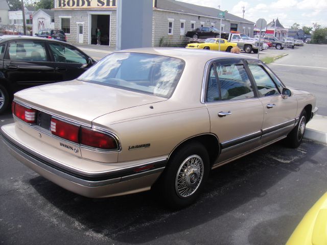 Buick LeSabre 1992 photo 1