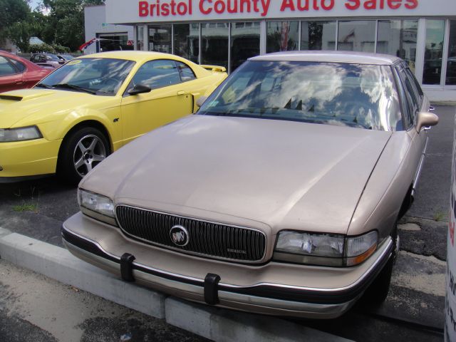 Buick LeSabre 1992 photo 3