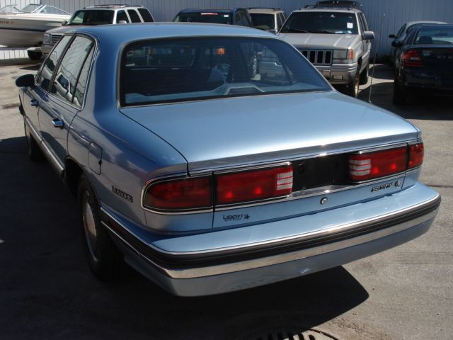 Buick LeSabre 1993 photo 3