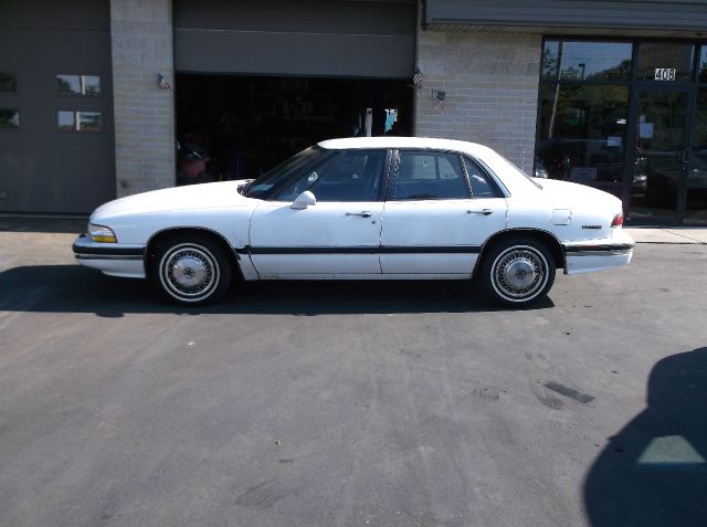 Buick LeSabre 1993 photo 3
