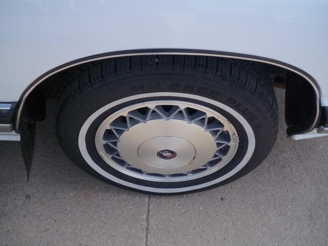 Buick LeSabre 1993 photo 6