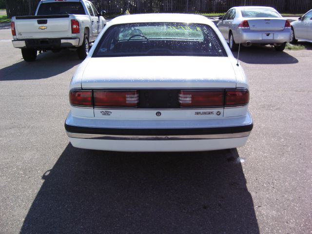 Buick LeSabre 1994 photo 1