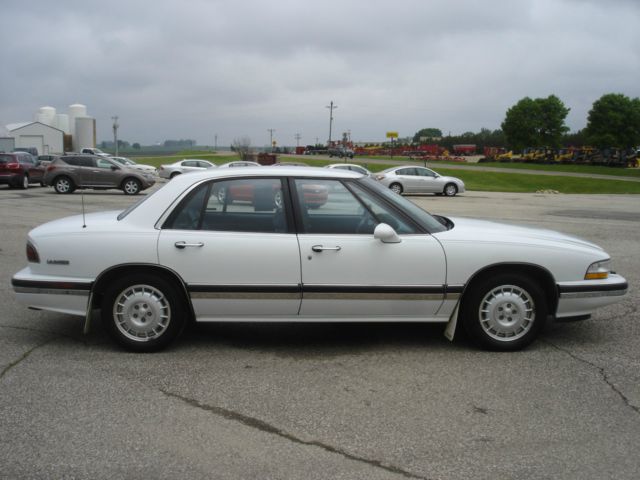 Buick LeSabre 1995 photo 1