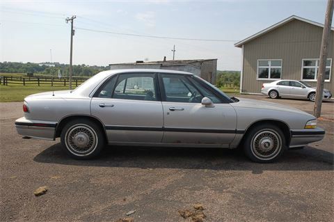 Buick LeSabre 1995 photo 3
