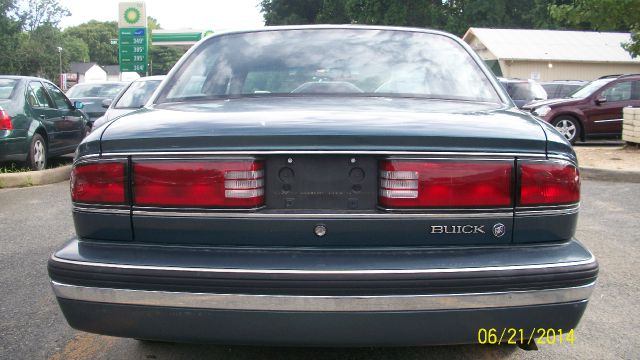 Buick LeSabre 1995 photo 3