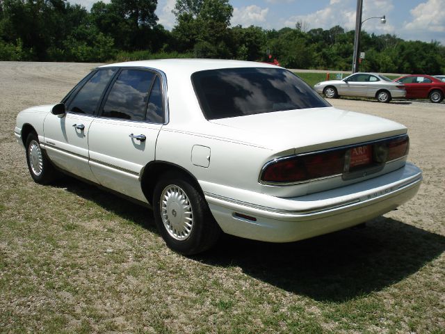 Buick LeSabre 1998 photo 2