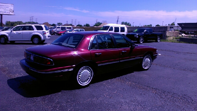 Buick LeSabre 1999 photo 1