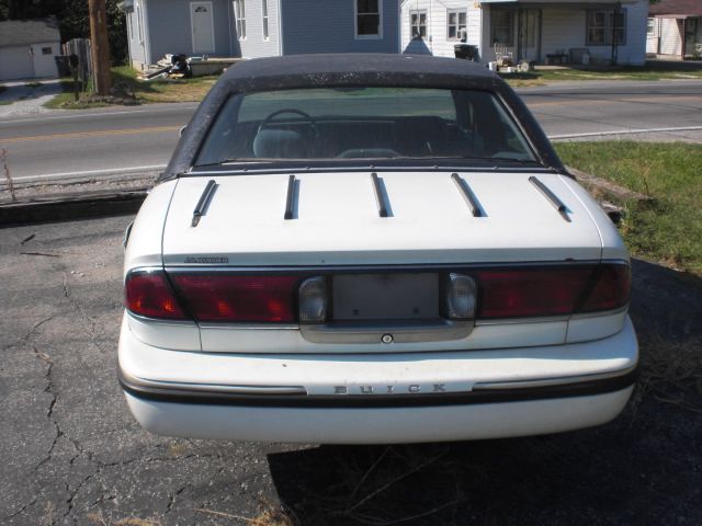 Buick LeSabre 14 Box MPR Sedan