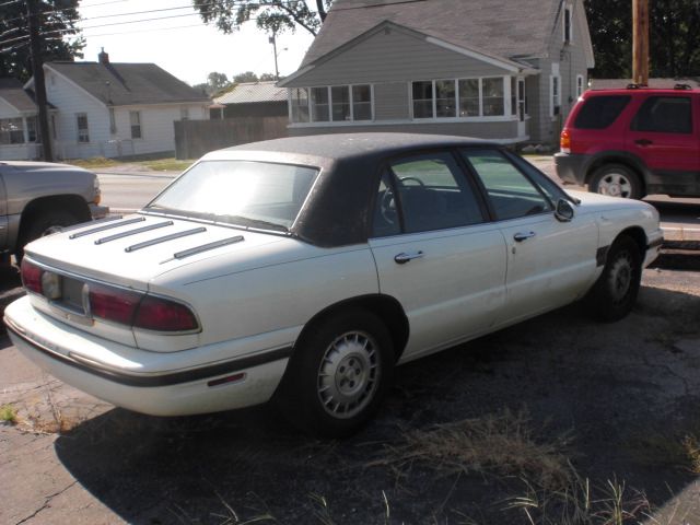 Buick LeSabre 1999 photo 1