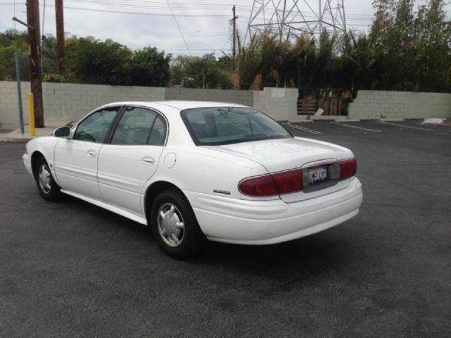 Buick LeSabre 2000 photo 1