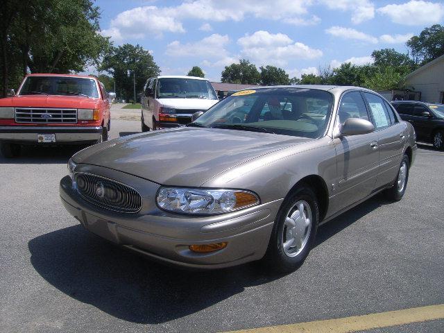 Buick LeSabre 2000 photo 1