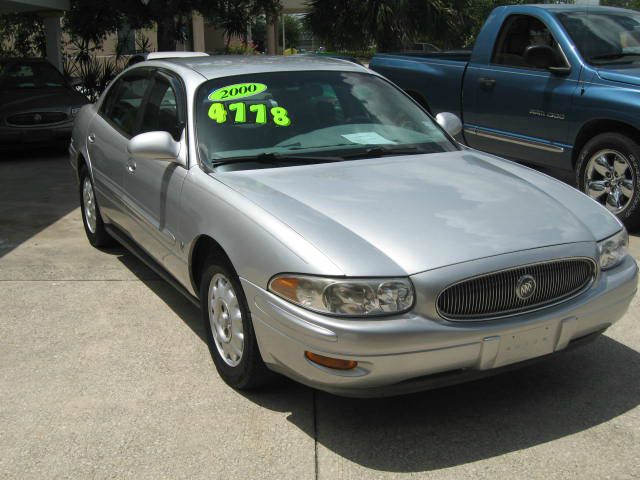 Buick LeSabre 2000 photo 2