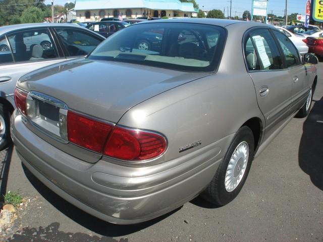 Buick LeSabre 2000 photo 1