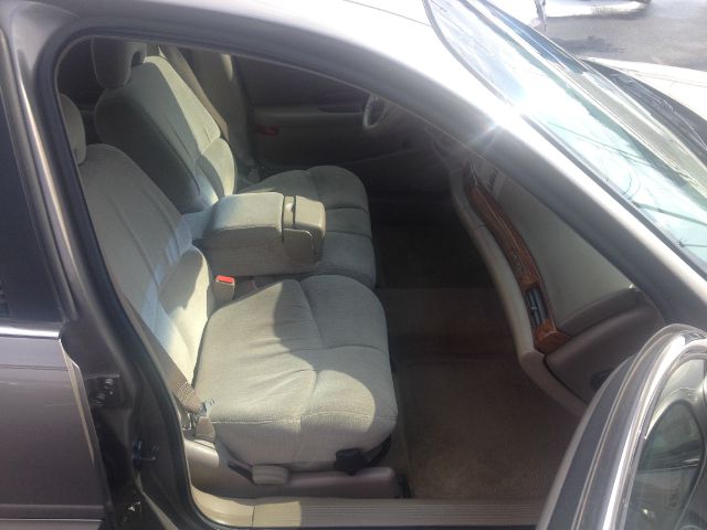 Buick LeSabre 2000 photo 1