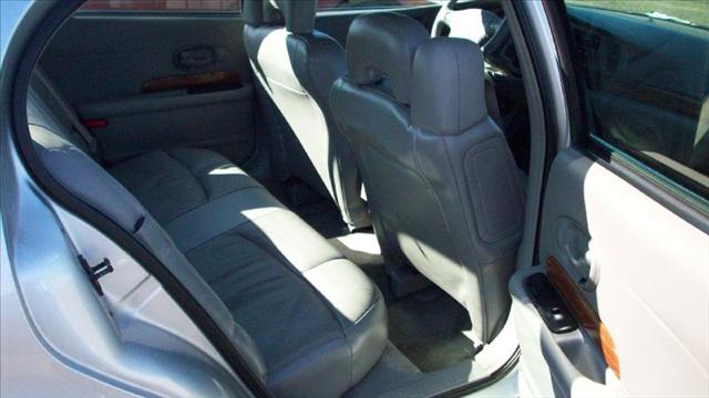 Buick LeSabre 2000 photo 3