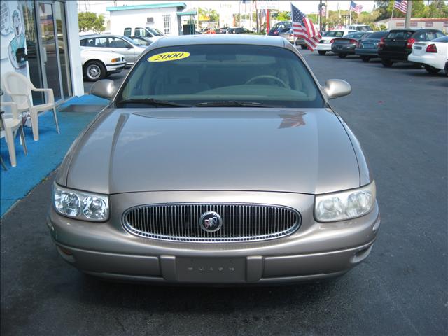 Buick LeSabre 2000 photo 1