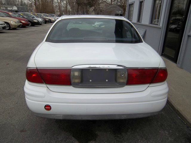Buick LeSabre 2000 photo 2