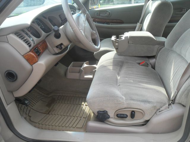 Buick LeSabre 2000 photo 1