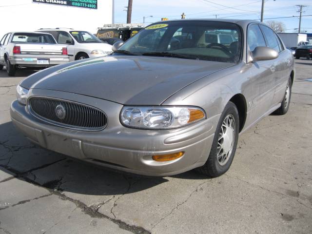 Buick LeSabre 2000 photo 1