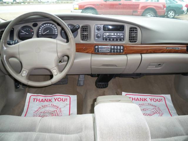 Buick LeSabre 2000 photo 3
