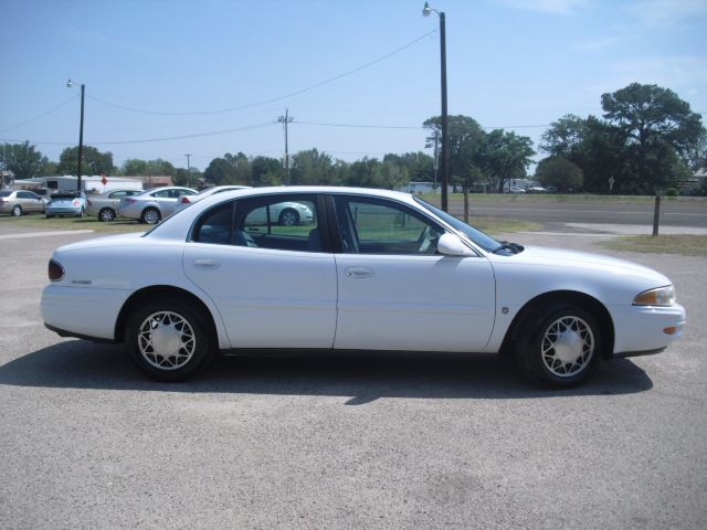Buick LeSabre 2000 photo 1