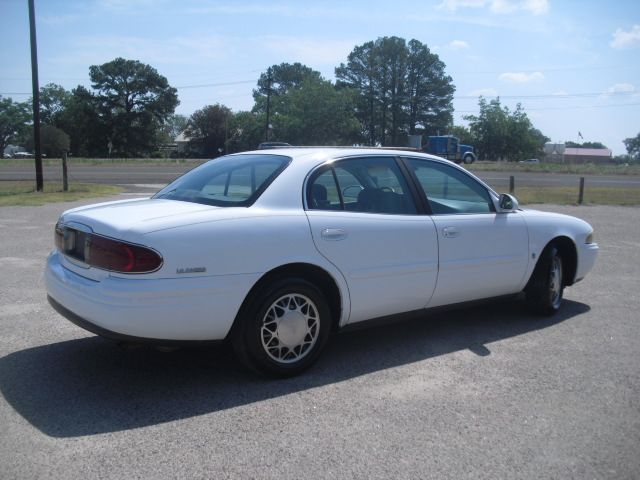 Buick LeSabre 2000 photo 2
