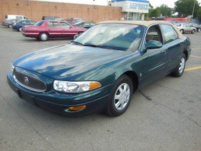 Buick LeSabre 2000 photo 2