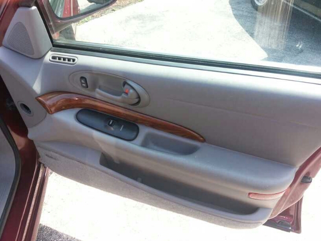 Buick LeSabre 2001 photo 1