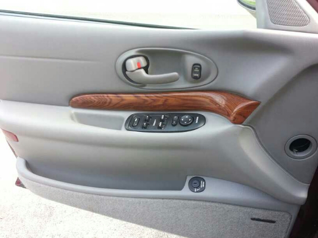 Buick LeSabre 2001 photo 2