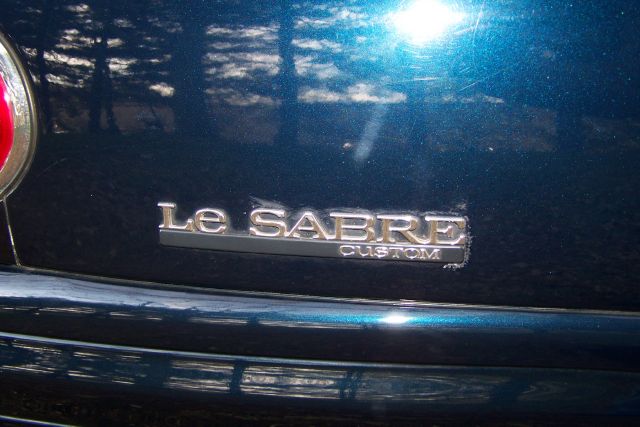 Buick LeSabre 2002 photo 2