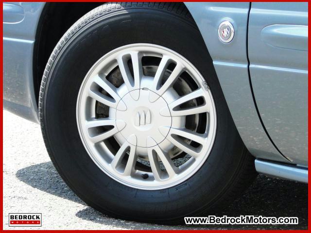 Buick LeSabre 2002 photo 3