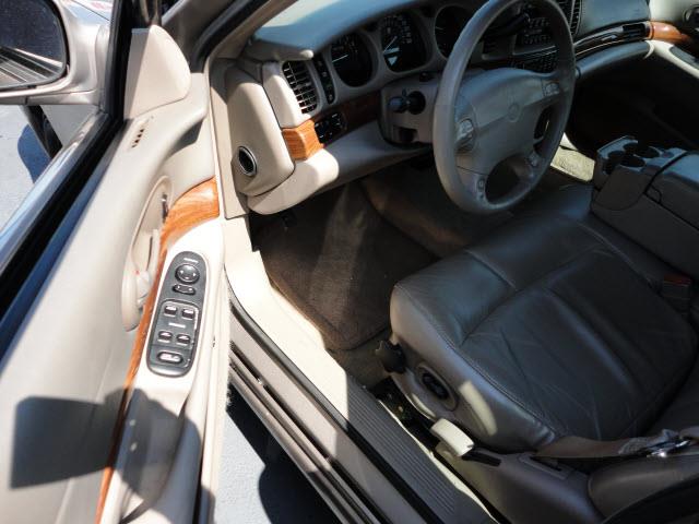 Buick LeSabre 2002 photo 1