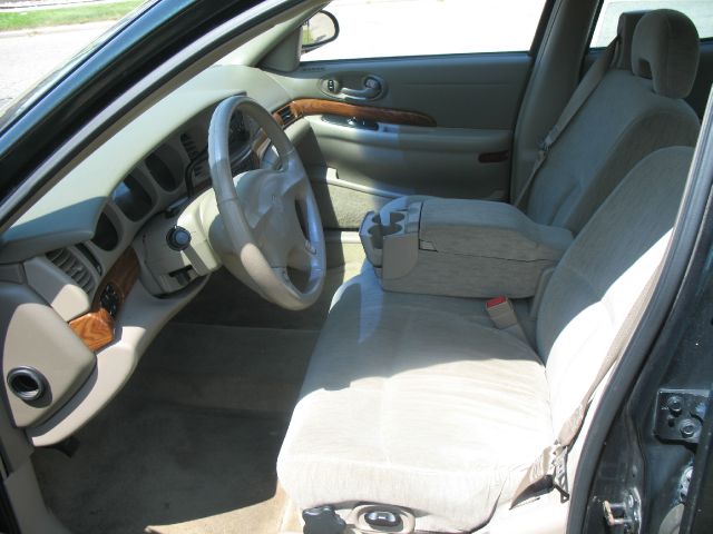 Buick LeSabre 2002 photo 2