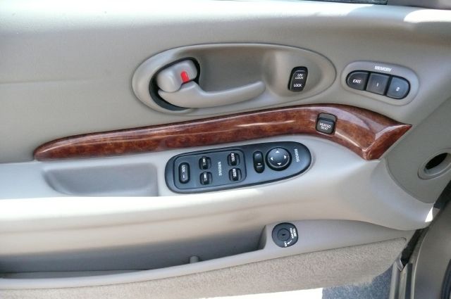 Buick LeSabre 2002 photo 1