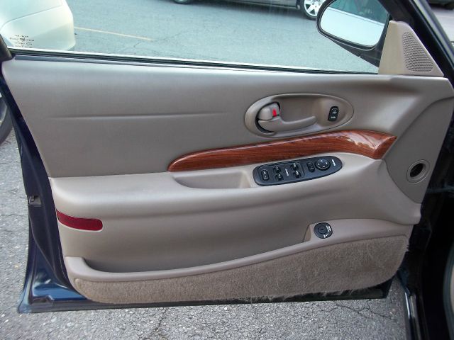 Buick LeSabre 2003 photo 1